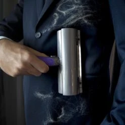 FurDaddy Batterij-aangedreven - Huisdier Haar Verwijderaar Voor Kleding - Herbruikbare Pluizenroller Voor Moeiteloze Verwijdering Van Kattenhaar & Hondenhaar - Zelfreinigende Pluizenborstel Voor Tapijt, Bank, Auto, Bed -Hond Benodigdheden 1200x1200 163