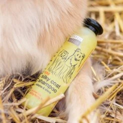 Greenfields Hondenshampoo Voor Langharige Vacht - Zorgt Voor Een Zijdezachte Glanzende Vacht - Inhoud 270 Ml - Hondenshampoo Langharige Vacht -Hond Benodigdheden 1200x1200 346