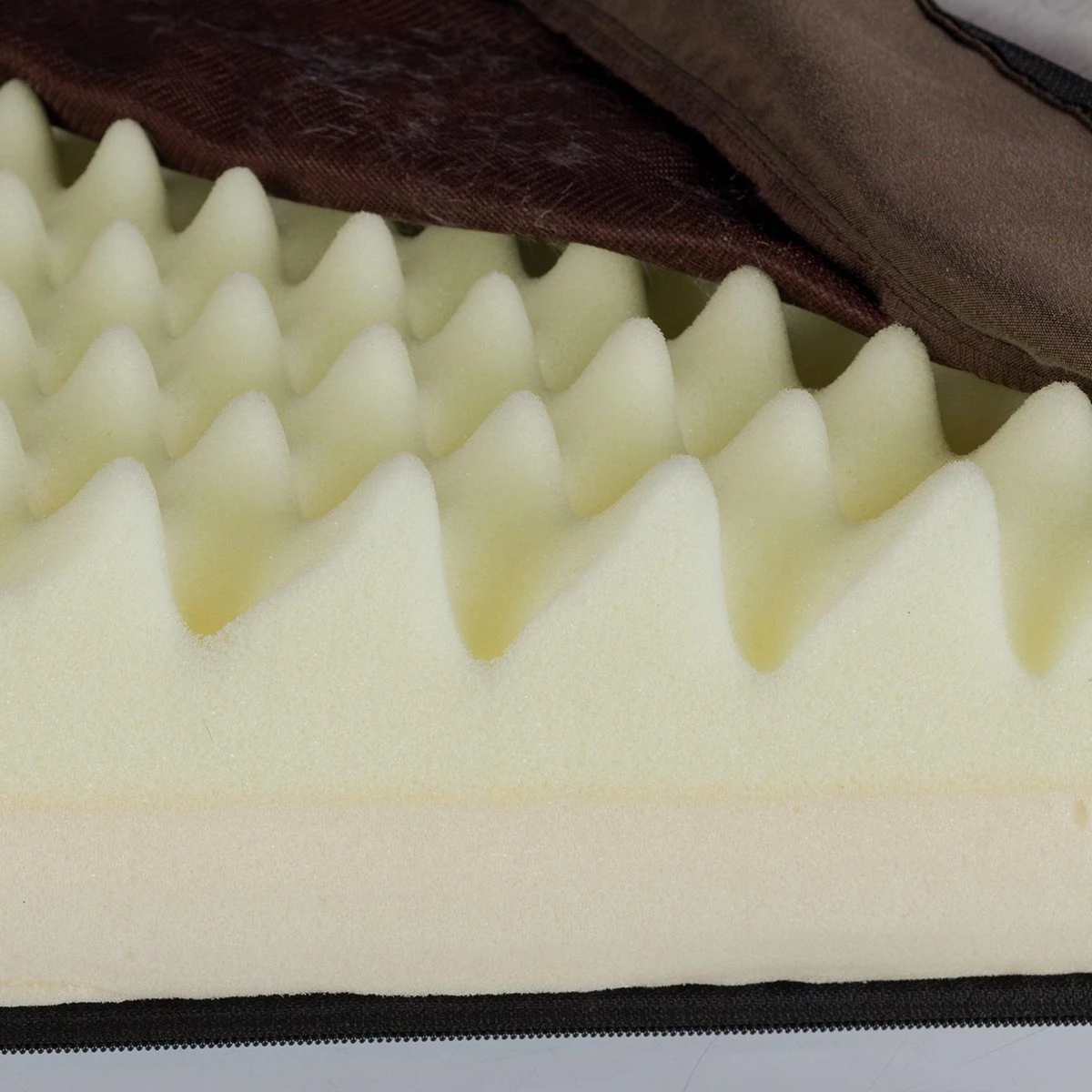 Trixie Vitaal Orthopedische Kussen Taupe/Lichtgrijs - 80 X 50 CM 2 Trixie Vitaal Orthopedische Kussen Taupe/Lichtgrijs - 80 X 50 CM - Afbeelding 2