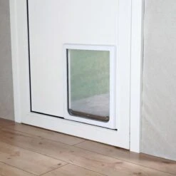 Trixie 2-Weg Hondenluik Wit - M-XL 39 X 45 CM -Hond Benodigdheden 1200x1200 977