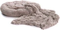 Fluffy Donut 100cm + Fluffy Deken 100x75cm - Fluffy Combinatie - Hondenmand - Hondendeken - Fluffy - Khaki - Maat L - Dogs&Co -Hond Benodigdheden 1200x613