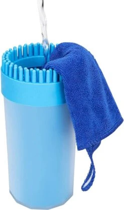 TIKKENS Hondenpoten Reiniger 2-in-1 - Hondenborstel - Hondenpoot Reiniger - Huisdier Poot Wassen - Hondenverzorging - Honden Wassen - Inclusief Microvezeldoek - XL -Hond Benodigdheden 709x1200