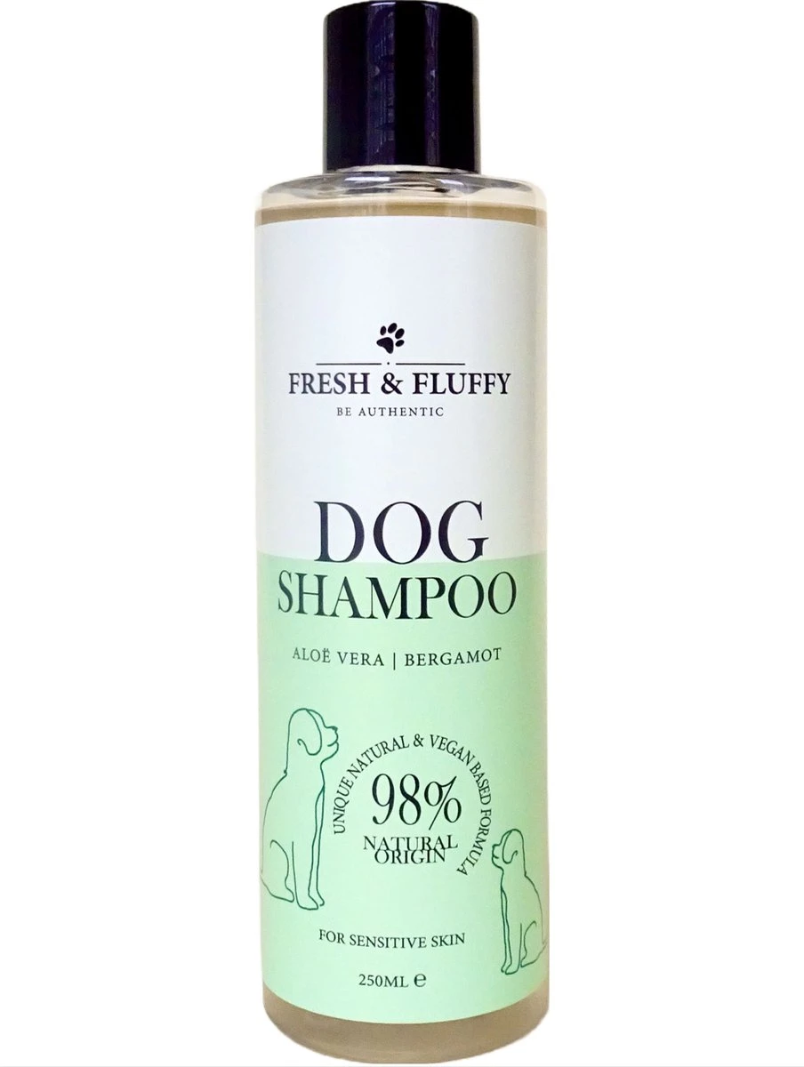 Fresh & Fluffy - Hondenshampoo Aloë Vera / Bergamot - Geschikt Voor Alle Hondenrassen - Natuurlijke & Vegan Voor De Gevoelige Huid - 250ml 1 Fresh & Fluffy - Hondenshampoo Aloë Vera / Bergamot - Geschikt Voor Alle Hondenrassen - Natuurlijke & Vegan Voor De Gevoelige Huid - 250ml